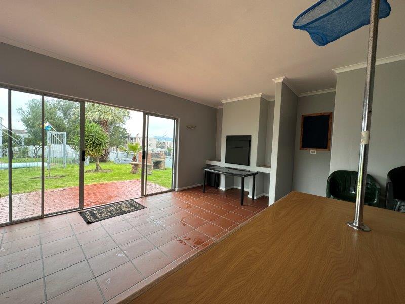To Let 2 Bedroom Property for Rent in Vredekloof Western Cape